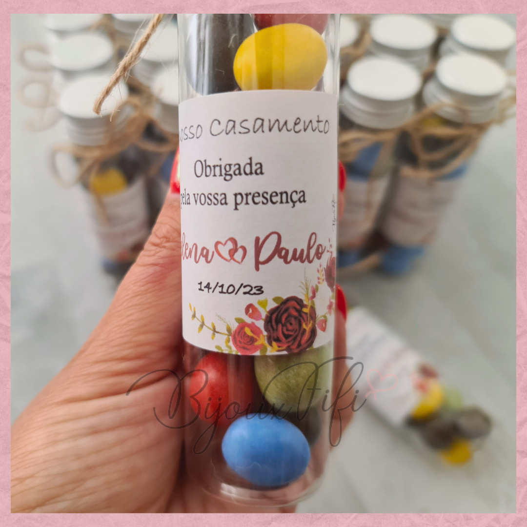 Tubo com drageias de chocolate "Red"